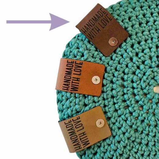 Label groß Herz mit Häkelnadel Farbe Dunkelbraun