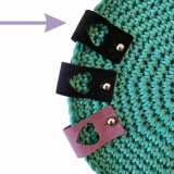 Label groß mit ausgestanztem Herz Farbe Schwarz