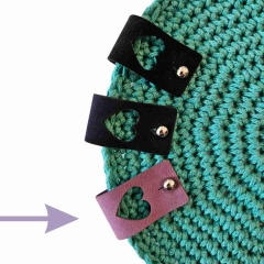 Label groß mit ausgestanztem Herz Farbe Lila